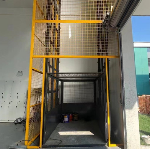 郑州导轨式升降机助力物流园破解运输难题